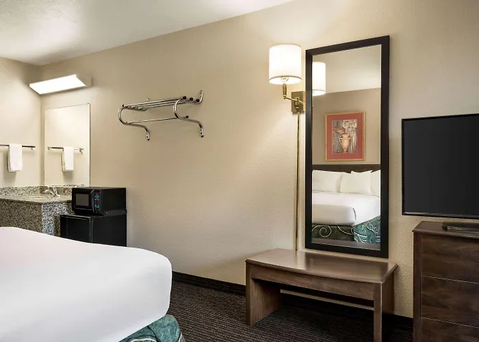 Travelodge By Wyndham Yuma